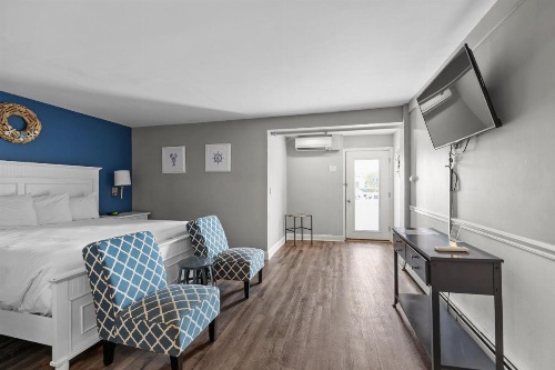 Trade Winds Inn image 2